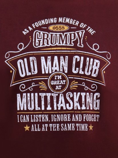 D555 Baldwin Grumpy Old Man Club Print Crew Neck T-shirt Burgundy/ Black Twist - Camisetas - Camisetas - 2XL-14XL