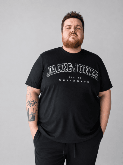 Jack & Jones CALEB VARSITY O-Neck T-Shirt Black - Camisetas - Camisetas - 2XL-14XL