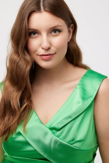Ulla Popken 817135 Vestido de noche evasé con cuello de pico Verde - Vestidos de noche - Vestidos de fiesta de gran talla
