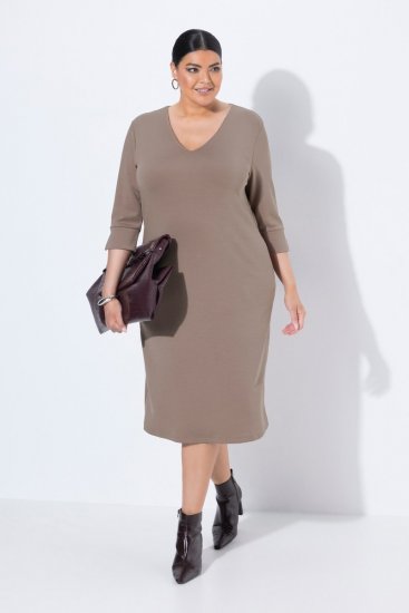 Ulla Popken 841952 Vestido de felpa con cuello de pico Marrón claro - Vestidos - Vestidos para todas las tallas