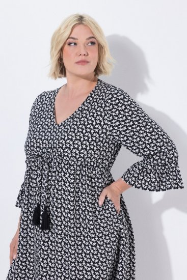 Ulla Popken 847798 Vestido midi evasé con cuello de pico Negro - Vestidos midi - Vestidos midi de talla grande