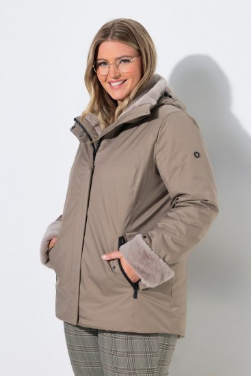 Ulla Popken 850509 Chaqueta de pelo sintético Topo - Chaquetas - Chaquetas para mujer en tallas grandes