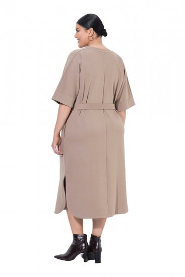 Ulla Popken 852288 Vestido midi de manga corta con cinturón anudado Marrón claro - Vestidos midi - Vestidos midi de talla grande