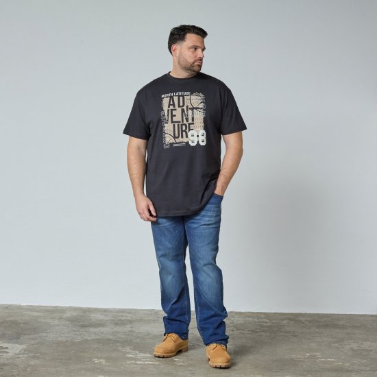 North Latitude Adventure 98 Graphic Tee Negro - TALL camisas - Camisetas para hombres altos