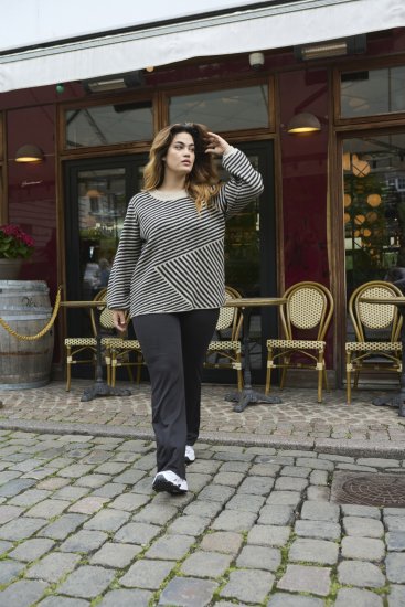 Kaffe Curve Jenna Leggings acampanados Negro intenso - Vaqueros & Pantalones de Mujer Tallas Grandes – Plus Size - 