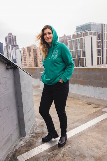 Ulla Popken Face Graphic Long Sleeve Hoodie Emerald Green - Sudaderas y hoodies - 