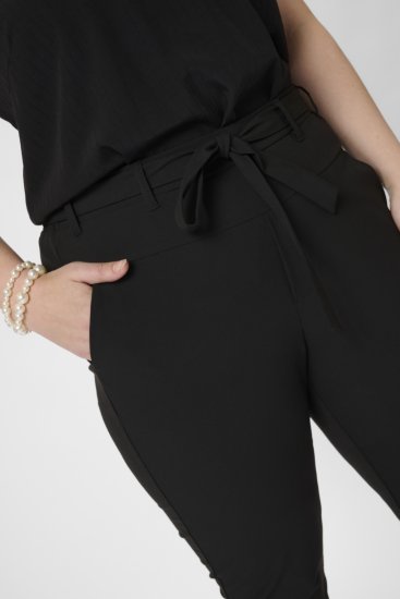 Kaffe Curve Jia Pantalones con cinturón Negro intenso - Vaqueros & Pantalones de Mujer Tallas Grandes – Plus Size - 