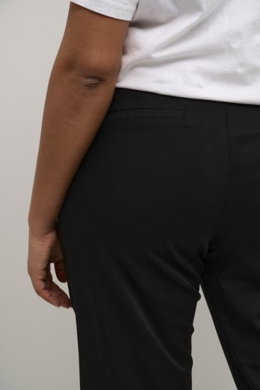 Kaffe Curve Leana Pantalones Chino 7/8 Negro Profundo - Vaqueros & Pantalones de Mujer Tallas Grandes – Plus Size - 