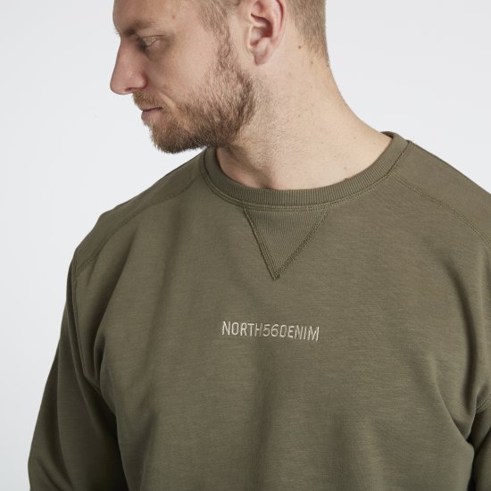 North Latitude Denim Logo Sweatshirt Dusty Olive Green TALL - TALL sudaderas - Sudaderas TALL para hombre alto