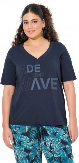 Ulla Popken Ride The Wave Short Sleeve V-Neck Graphic Tee Navy Blue - Camisetas estampadas para mujer - 